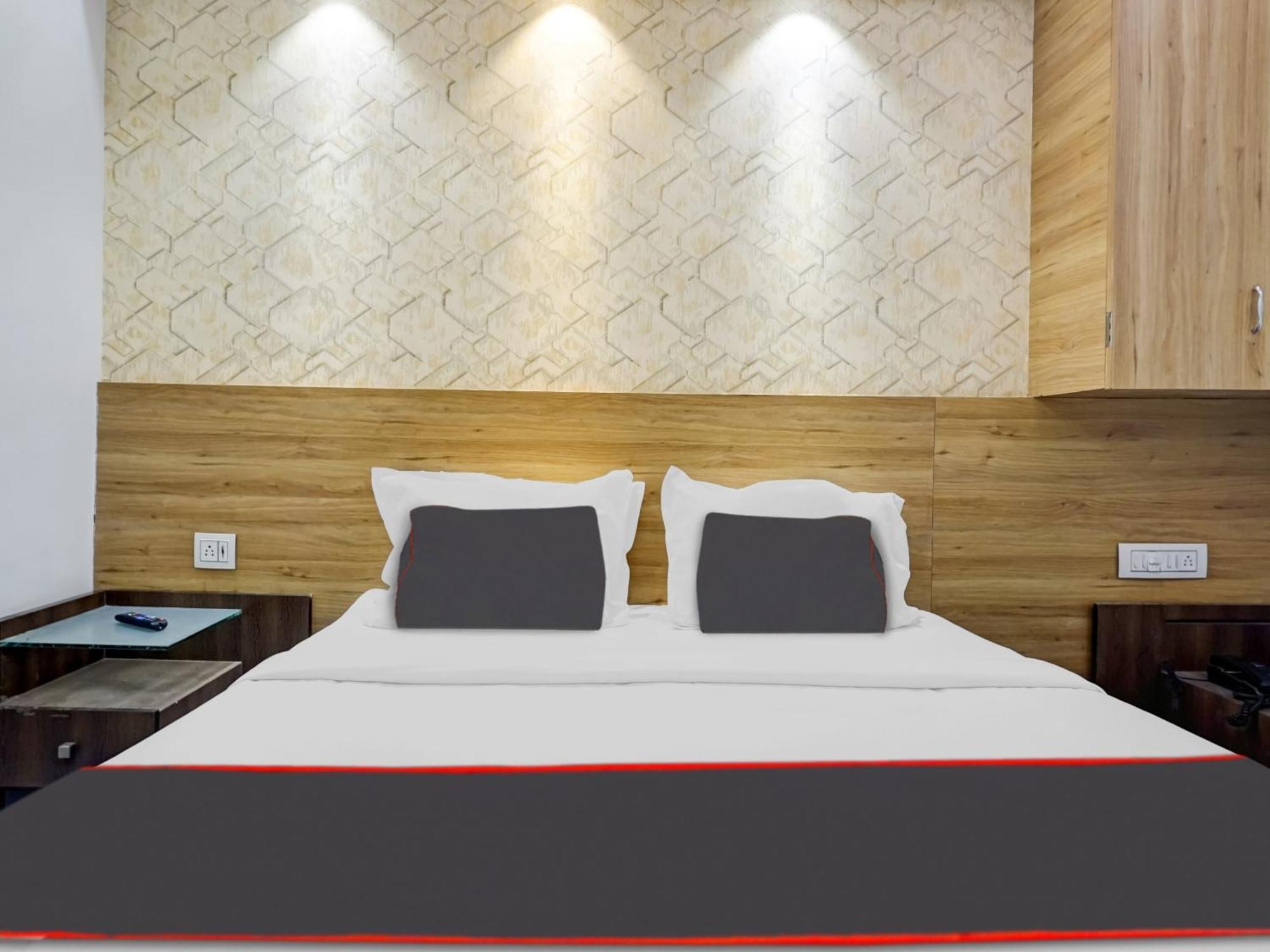 Collection O Galaxy Stay Pune Exterior foto
