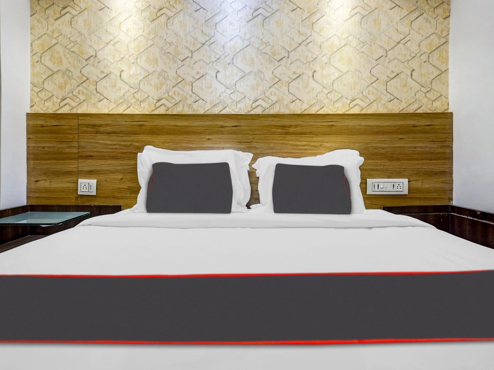 Collection O Galaxy Stay Pune Exterior foto